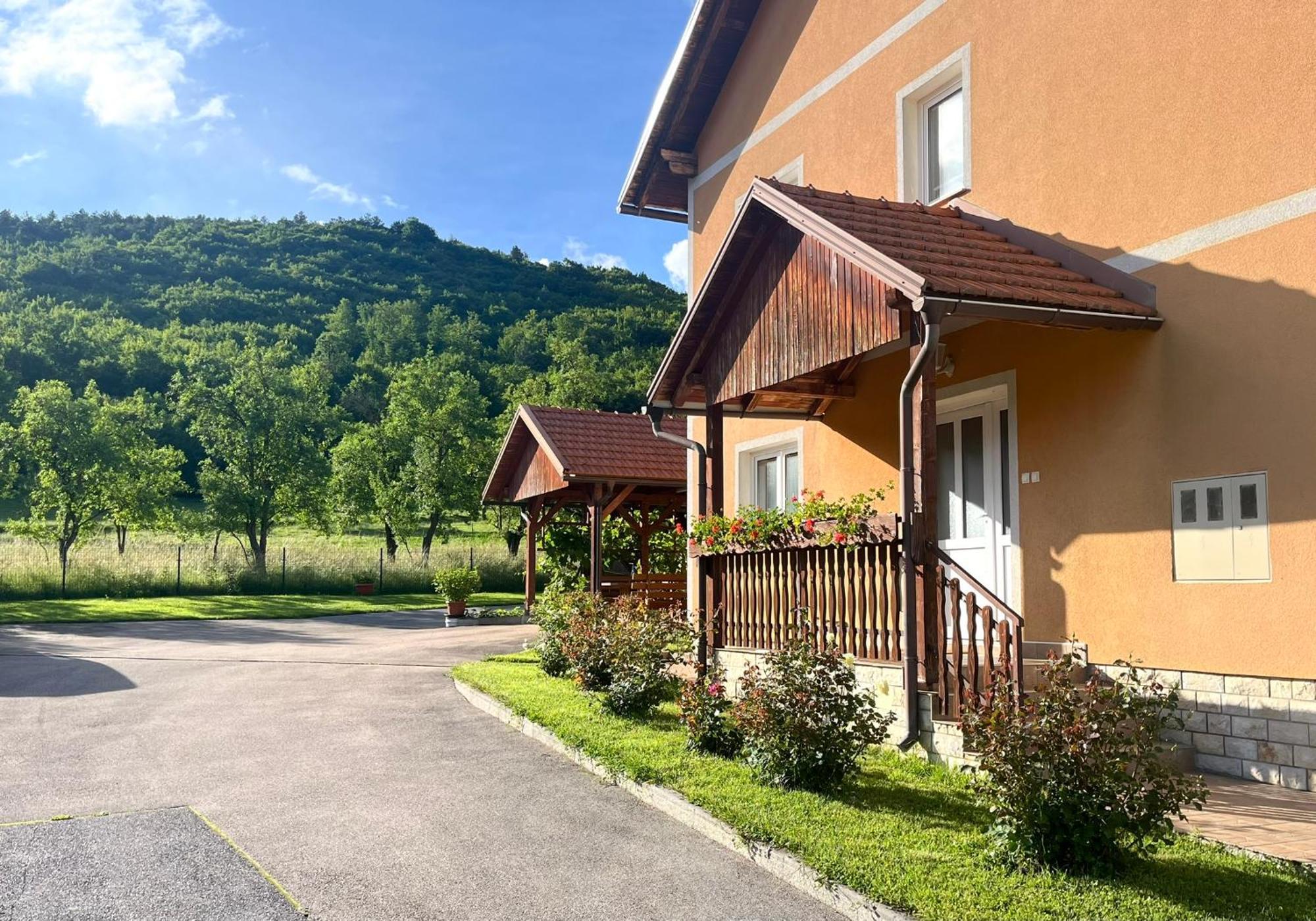 Ferienwohnung Barbara Otočac Exterior foto